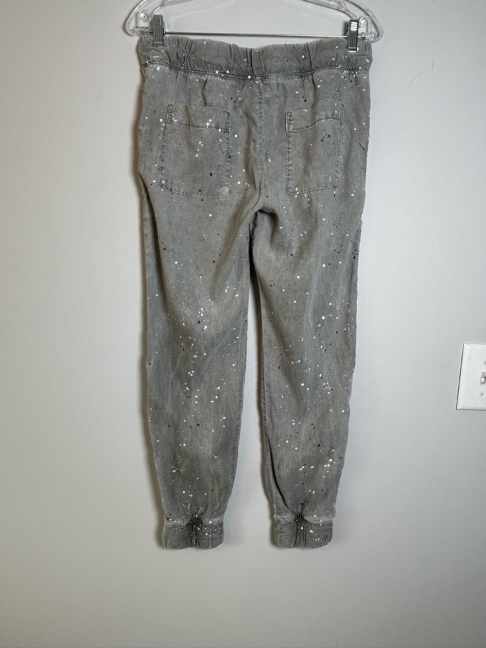 cloth & stone Anthropologie Light Gray tencel Joggers size M paint splatter - Picture 7 of 14